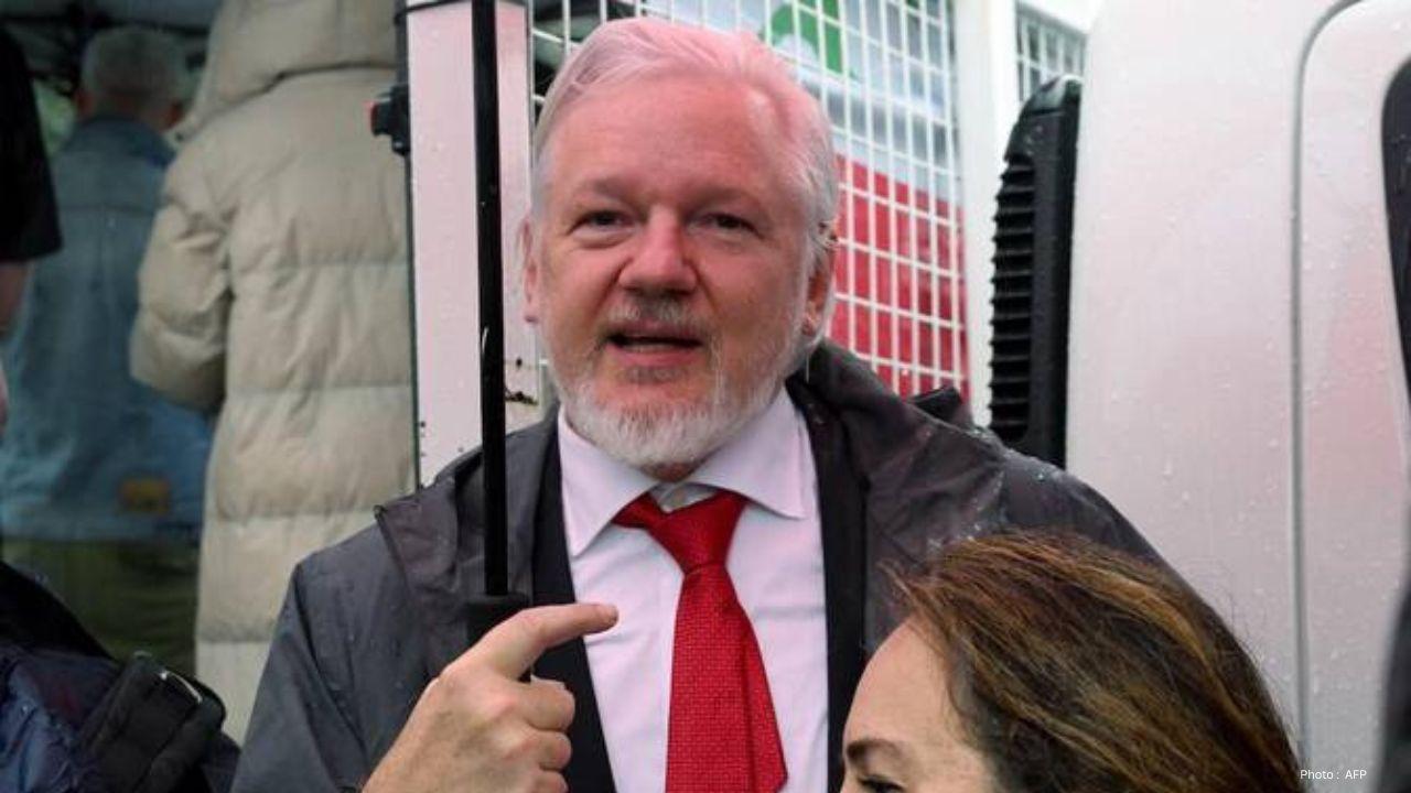 Julian Assange Demands 20-Year Sentence for Spanish Spy