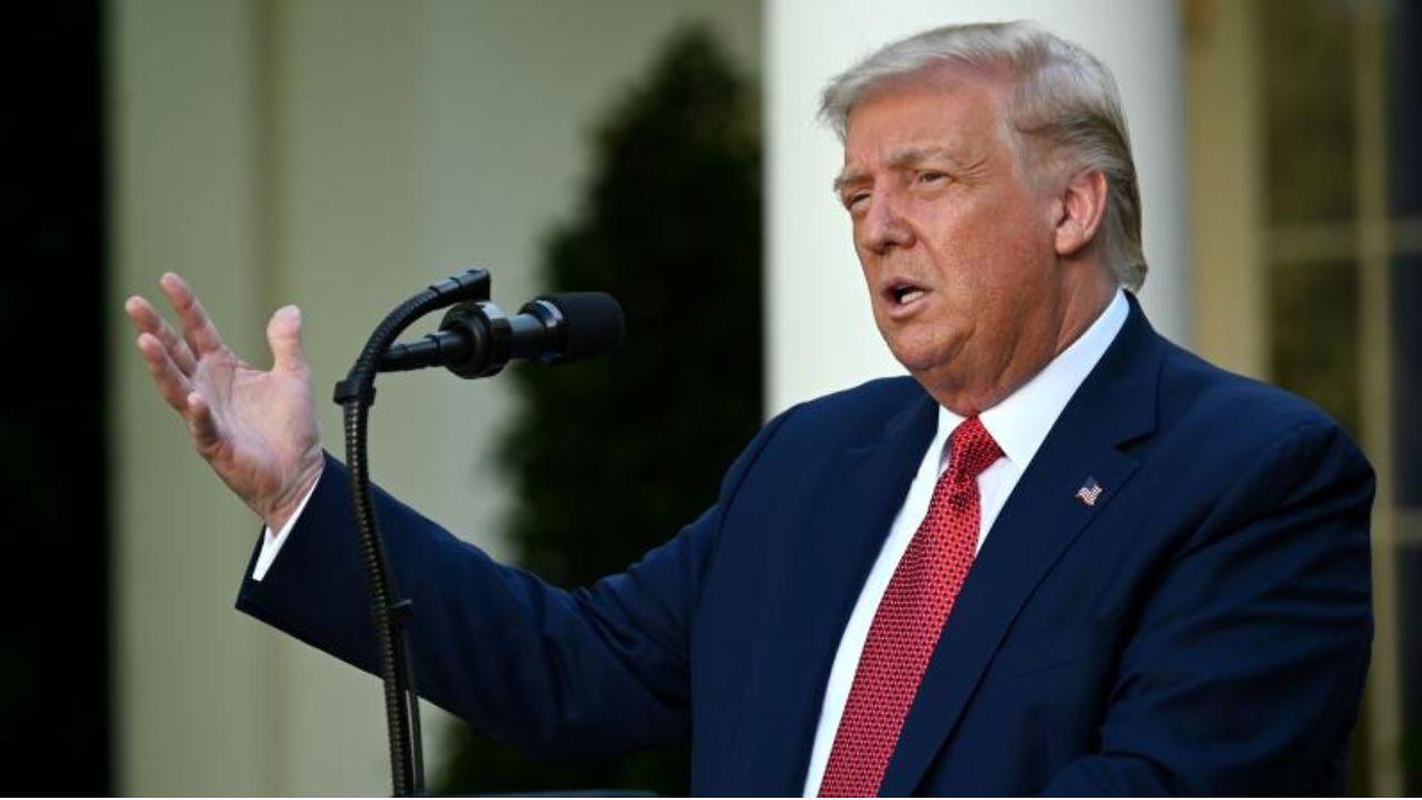 Trump Bans Visas for Foreign Students Going to Harvard