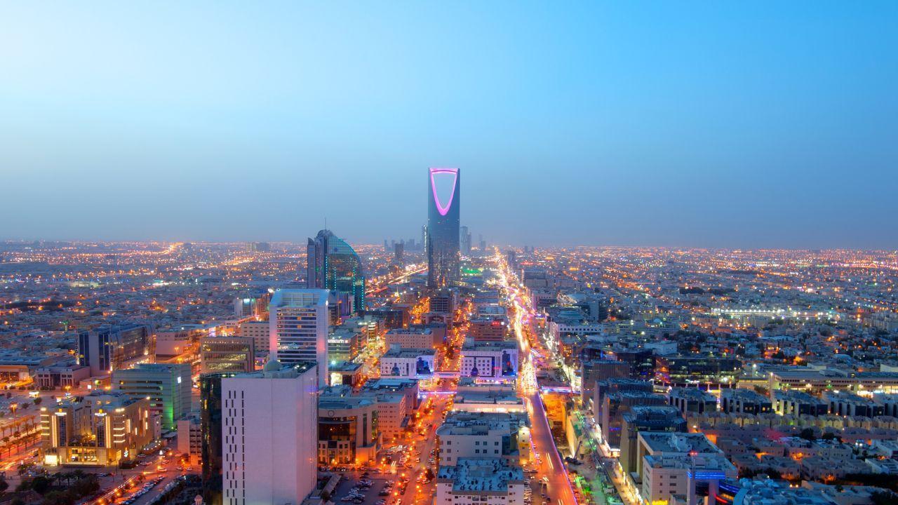 Saudi halts block work visas for 14 countries until June 2025