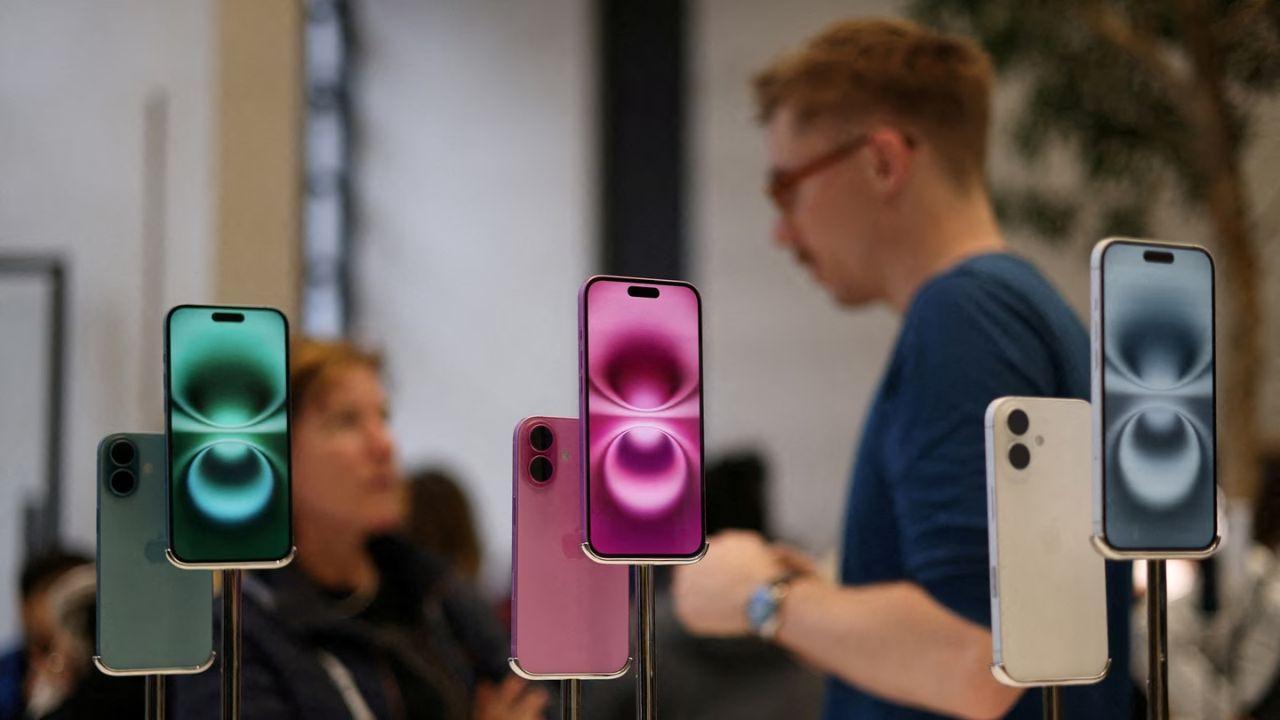 iPhone 17 May Launch with New Colours, 120Hz Display