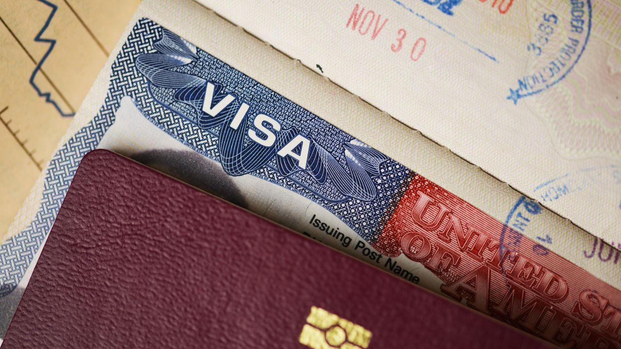 Saudi Arabia extends expired visit visas for final exit