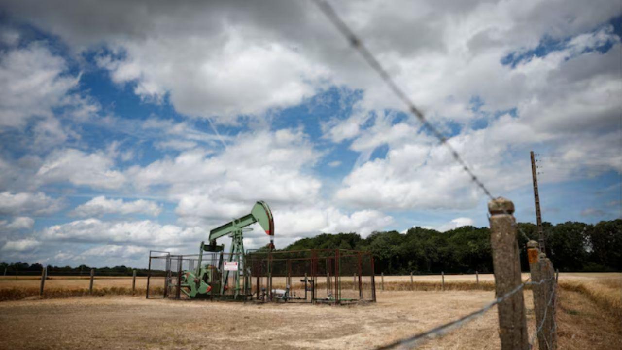 Oil Prices Drop as OPEC Plans Boost and Middle East Peace Helps Fuel Stability