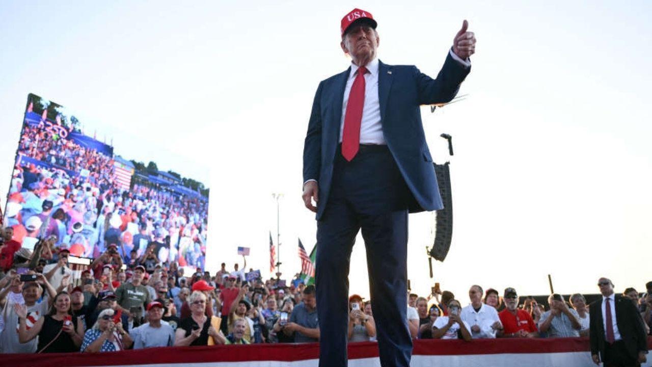 Trump Celebrates Tax Cut Victory at Iowa Rally, Slams Biden Policies