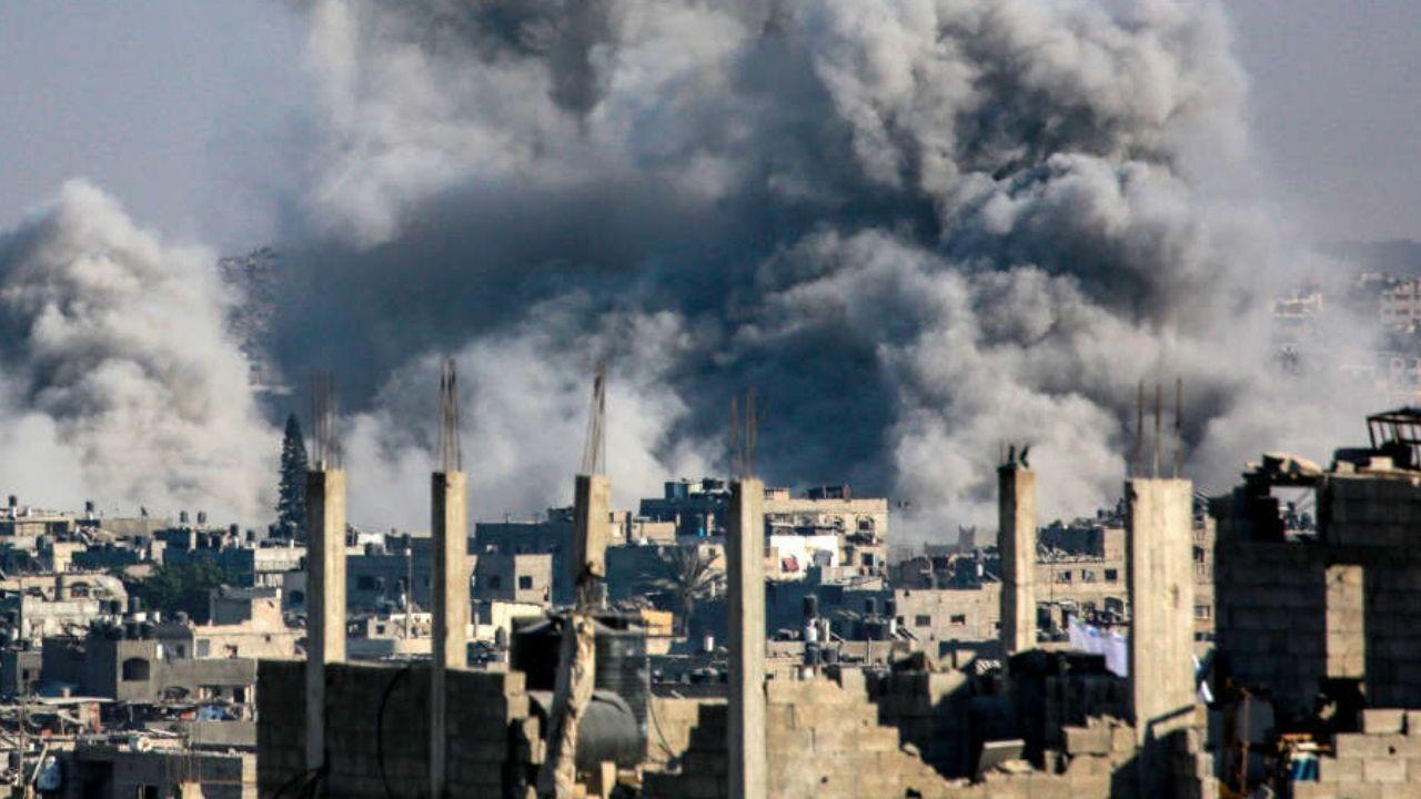 Israeli Airstrike Near Gaza Hospital Raises Tensions Amid Ongoing Ceasefire Talks
