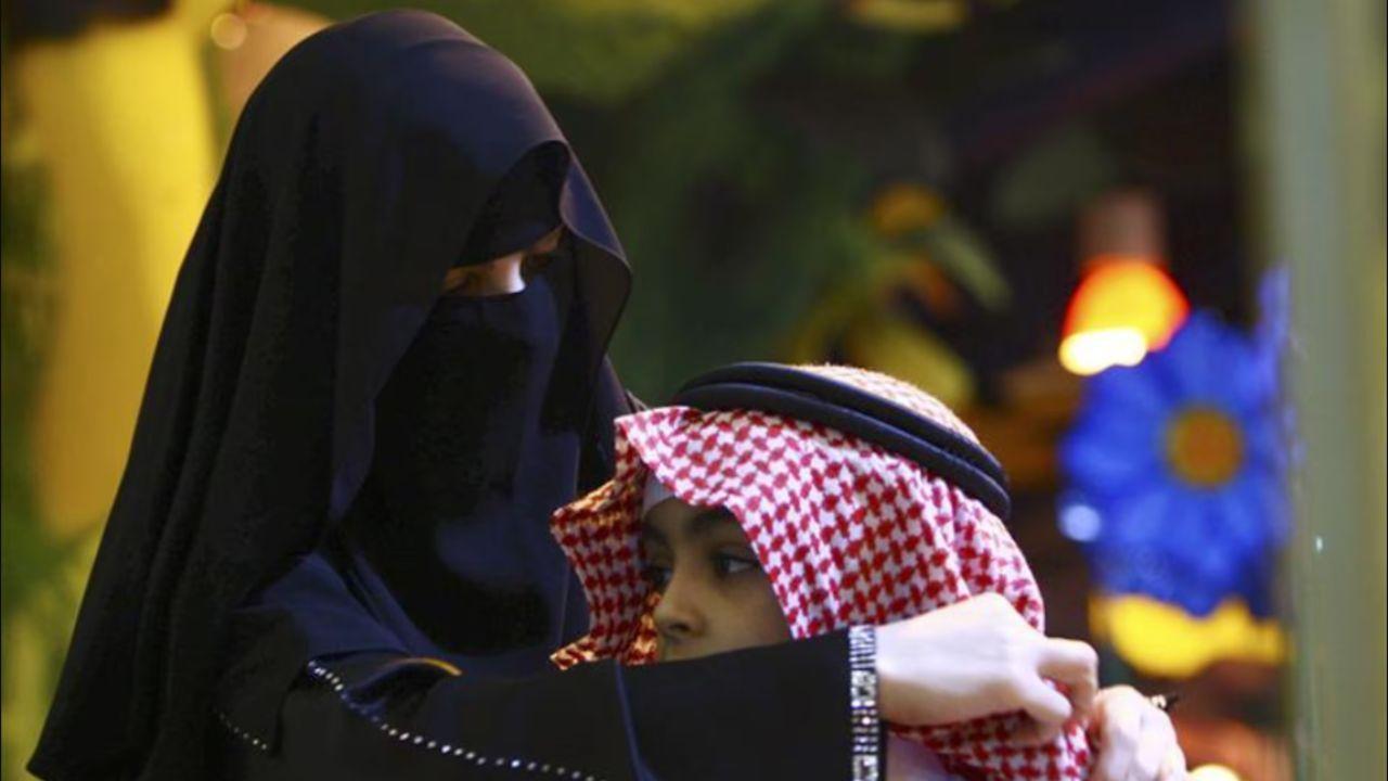 Saudi Arabia Holds Its First-Ever Women’s Poetry Festival, Celebrating Female Voices
