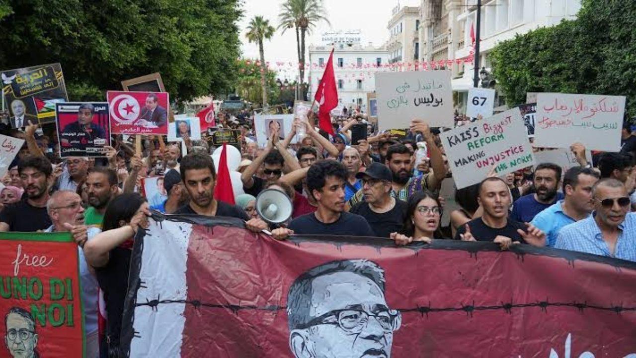 Tunisian Protesters Denounce Saied’s Rule as Open-Air Prison