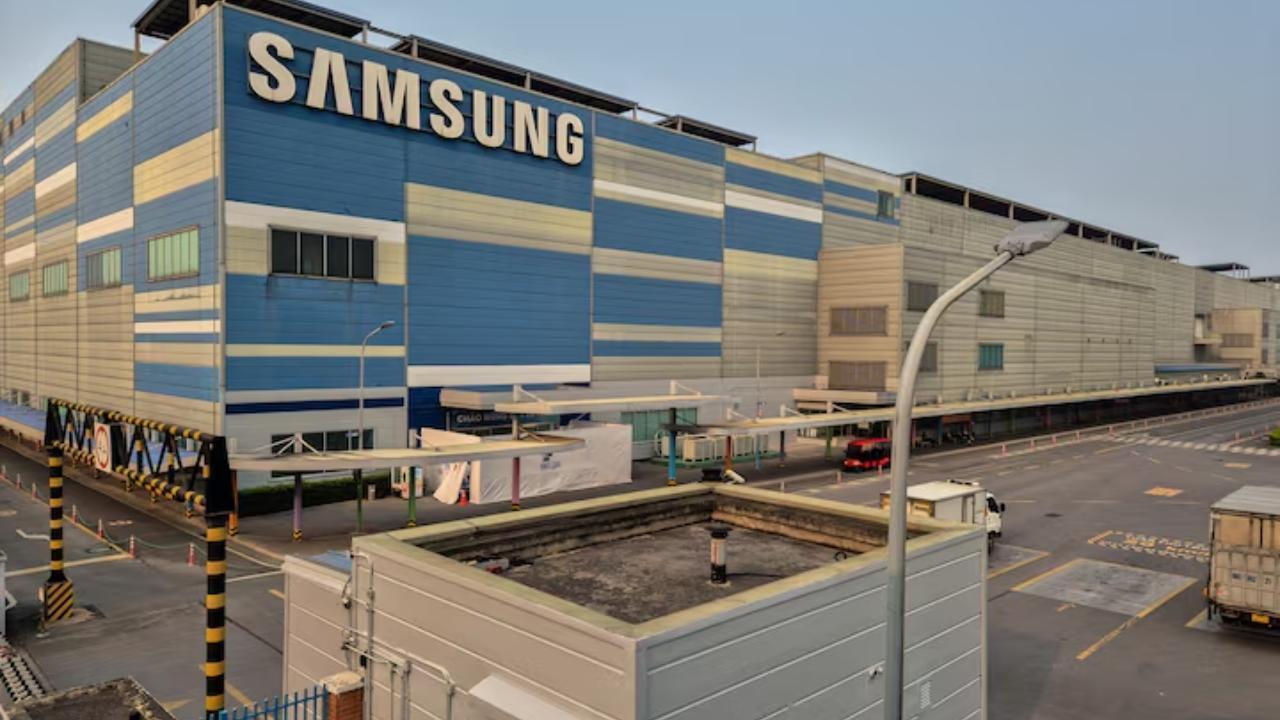 Samsung Shares Fall as Tesla Partnership Faces Challenges