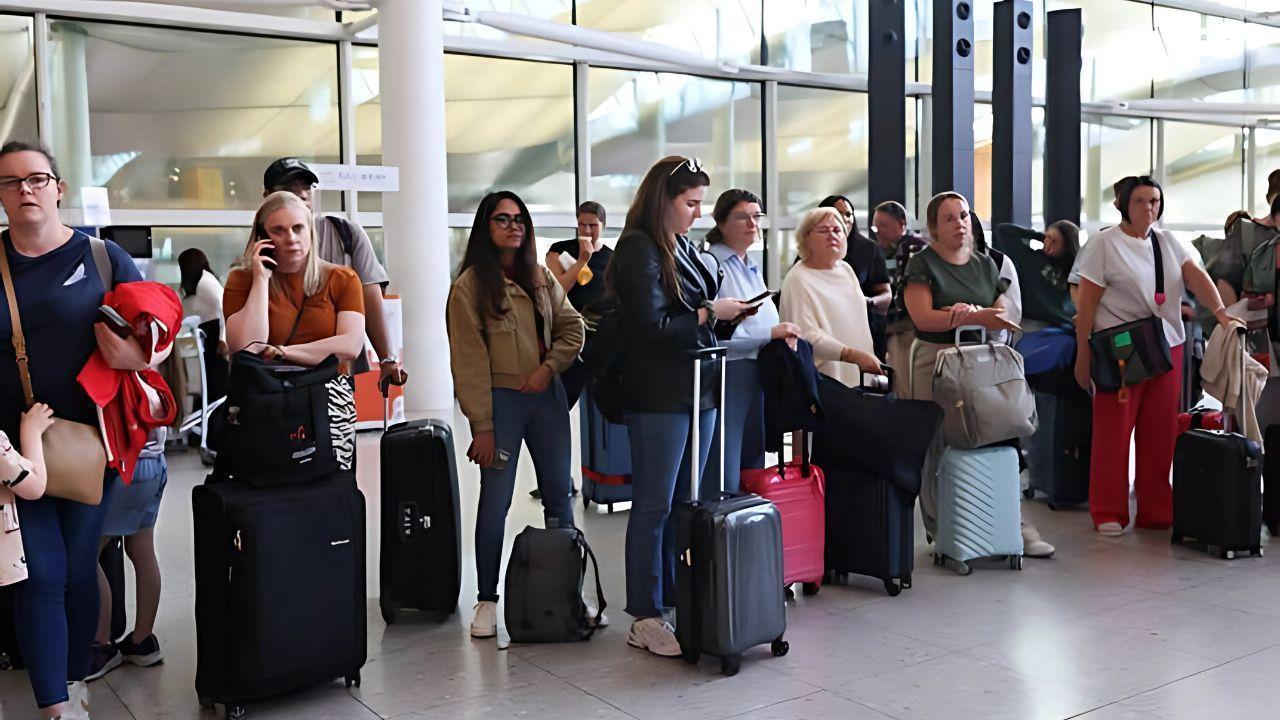 Many Flights Canceled at London Heathrow After Air Traffic Problem