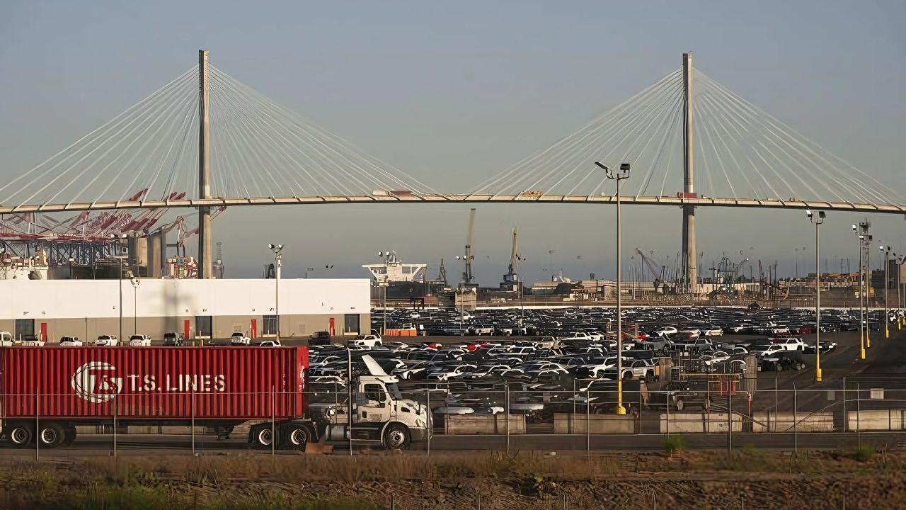 Trump's Tariffs 2025 Mixed Reactions & What It Means for Global Trade