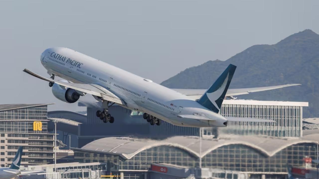 Cathay Pacific Warns of Falling Fares and Cargo Risks
