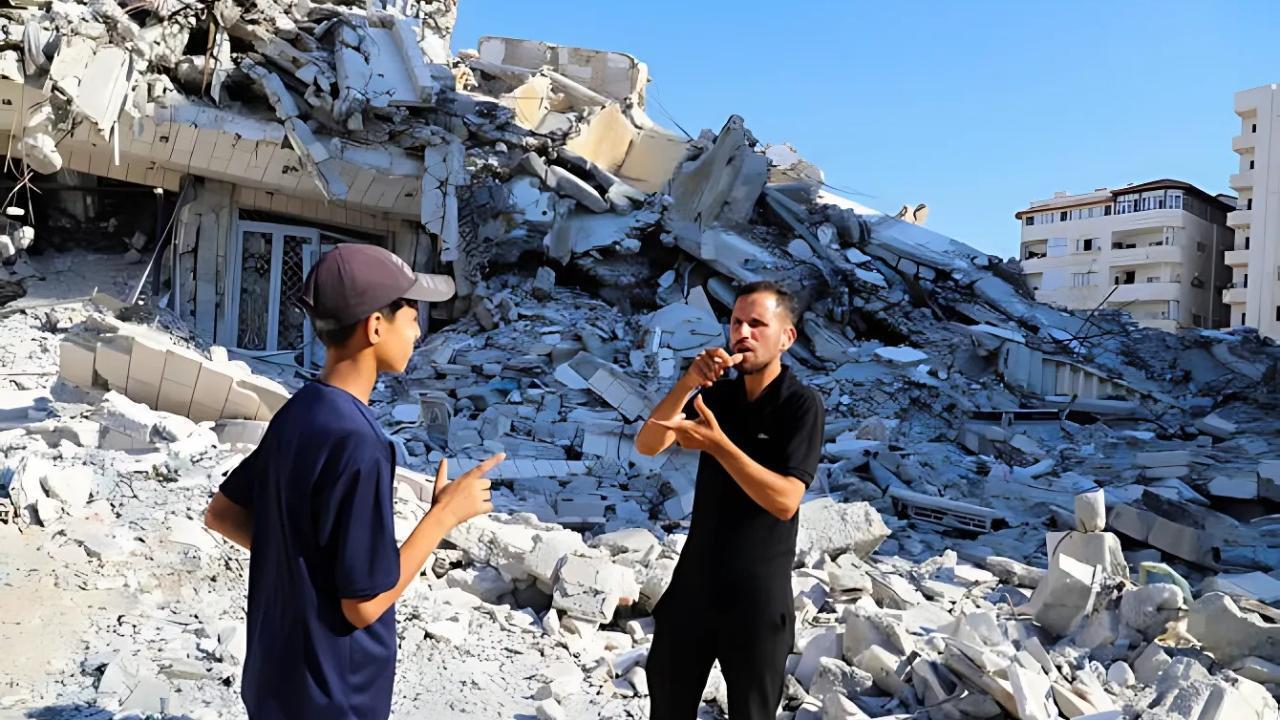 Deaf Palestinian Shares Gaza Struggles Using Sign Language on Social Media