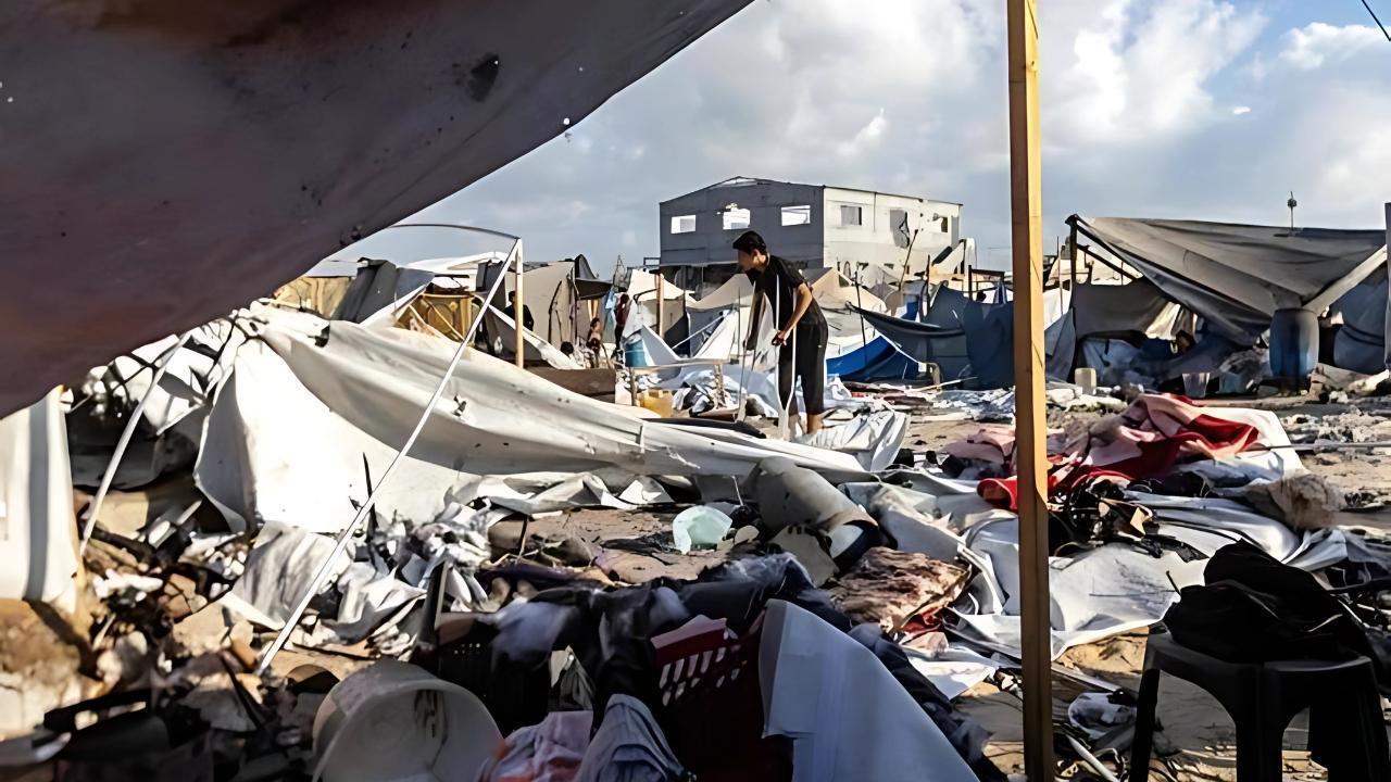 Palestinian Football Legend Suleiman Al-Obeid Killed in Gaza While Waiting for Aid