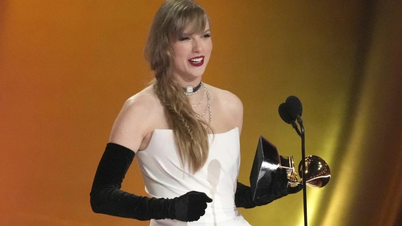 Swift’s creative album announcements shine bright Swift’s creative album announcements shine bright