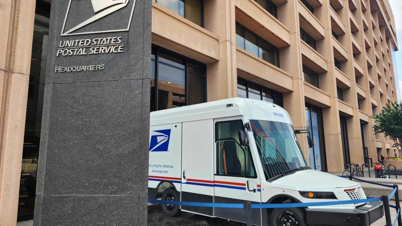 Trump Administration Pushes to Halt Postal Service's Electric Vehicle Plan