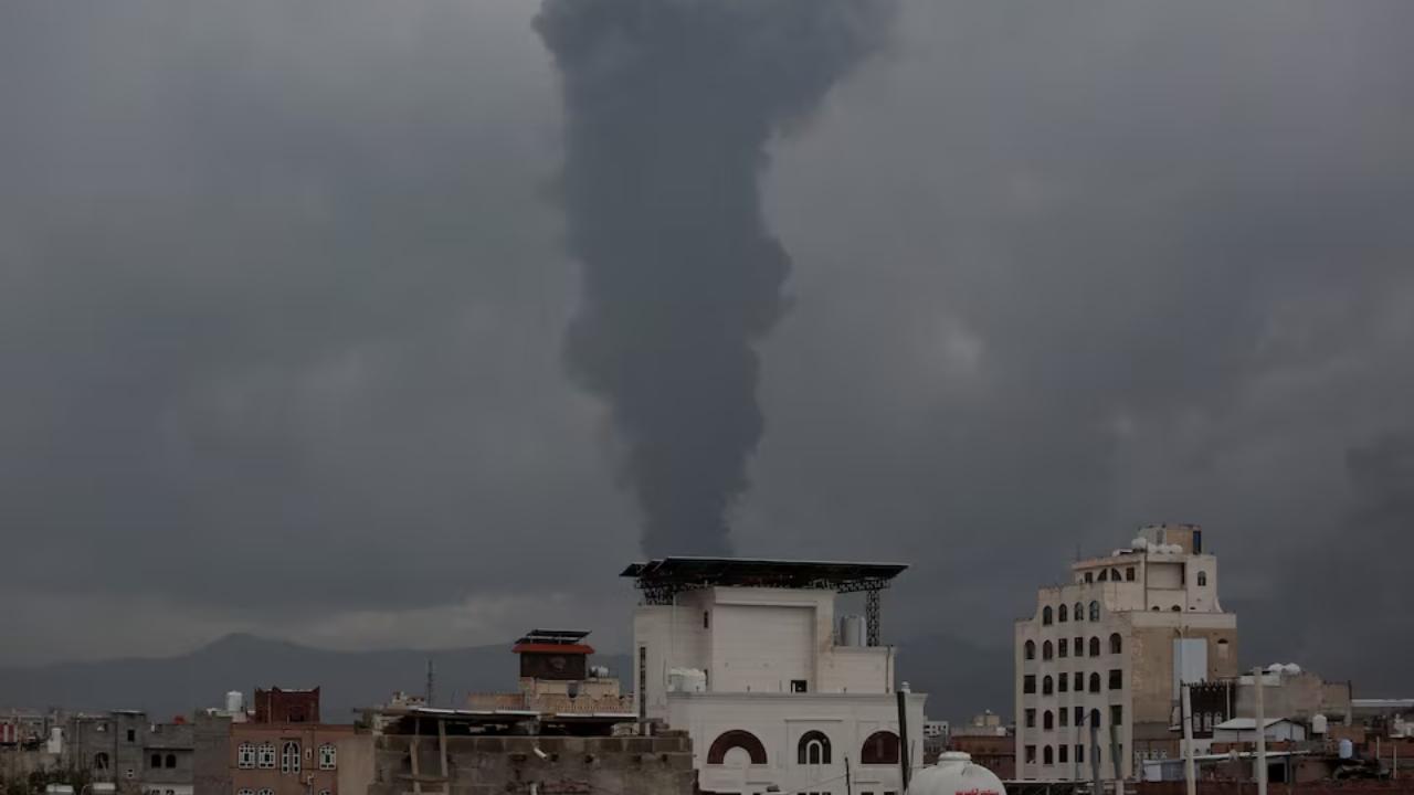 Israel bombs Yemen’s Sanaa, six killed and many wounded