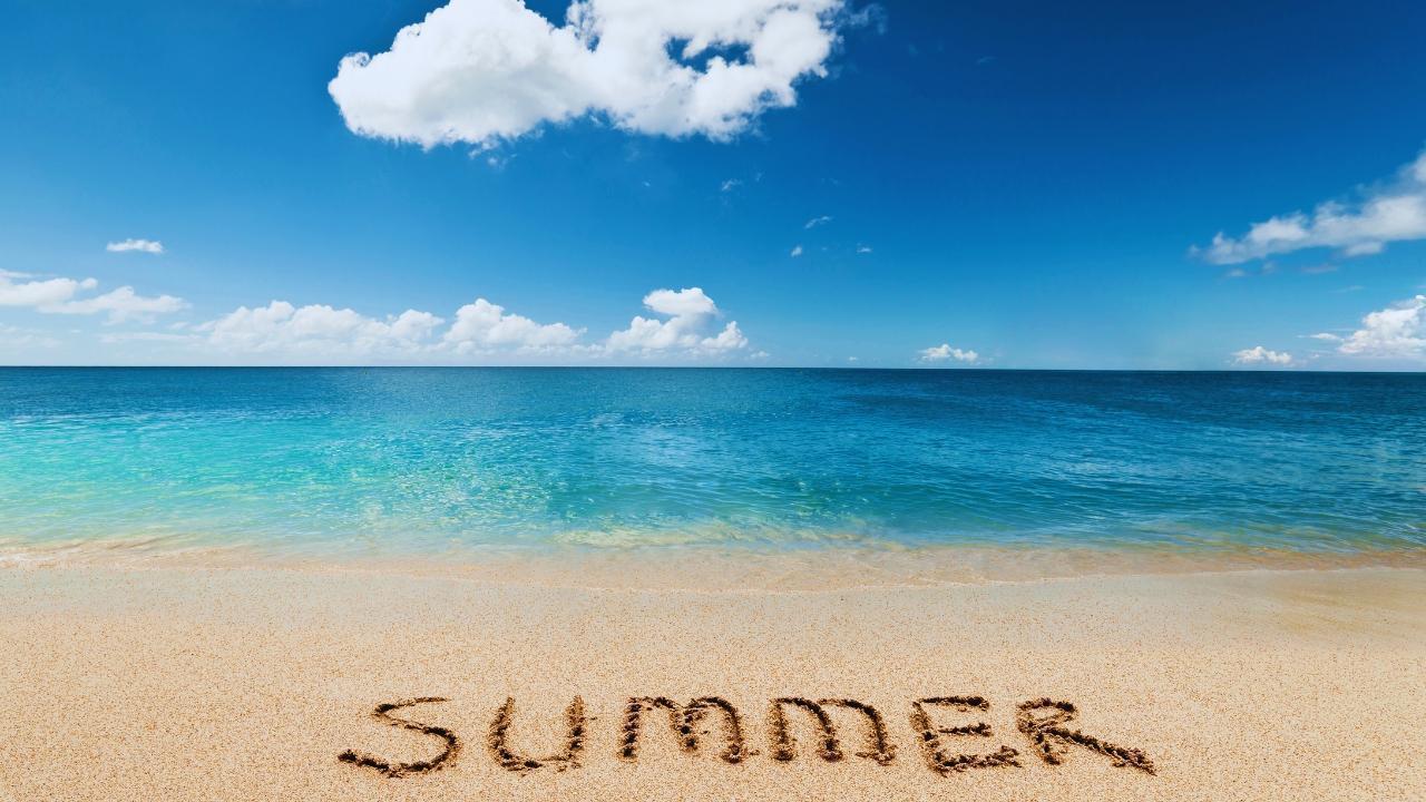 Summer Without Trends: Fashion Fractures Amid Global Uncertainty