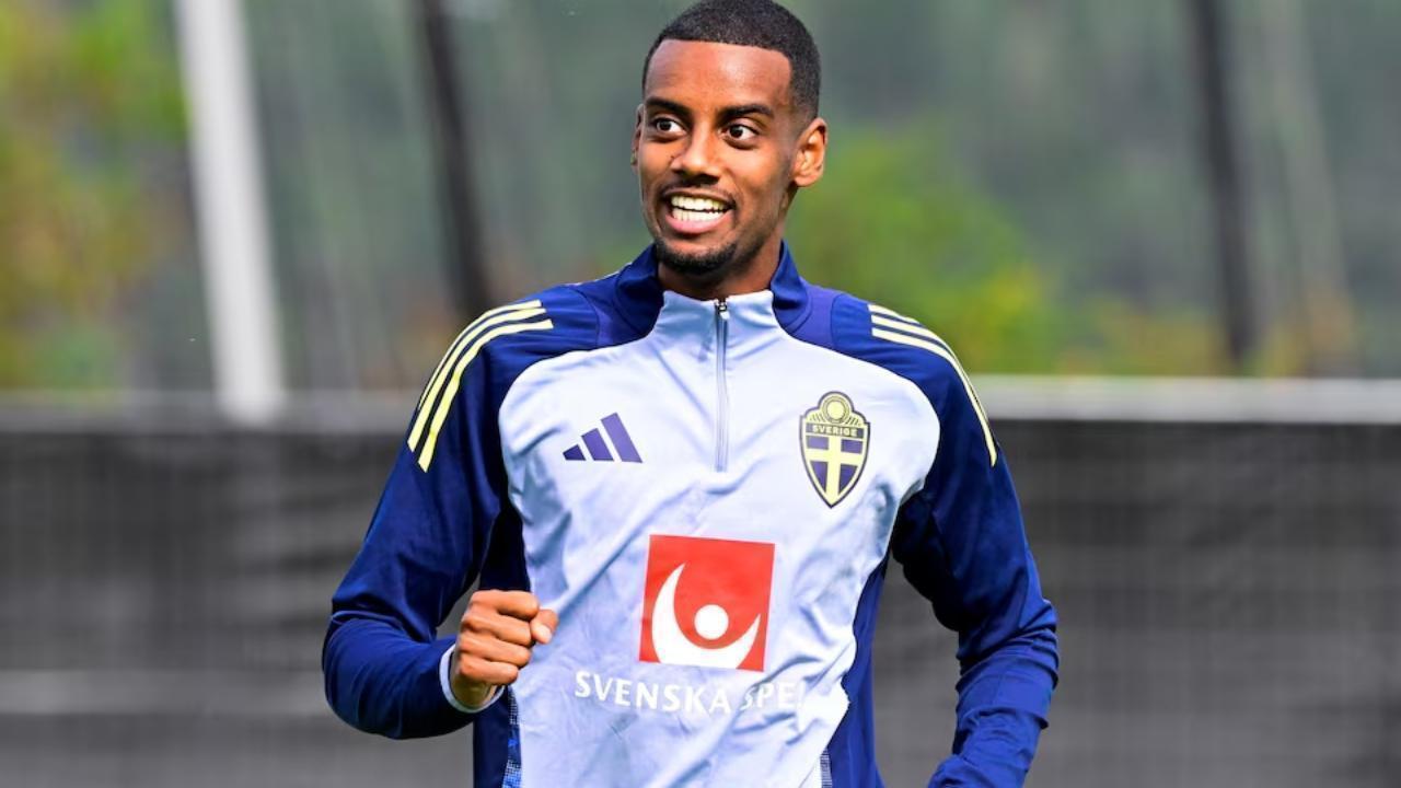 Isak trains with Sweden after record Liverpool move