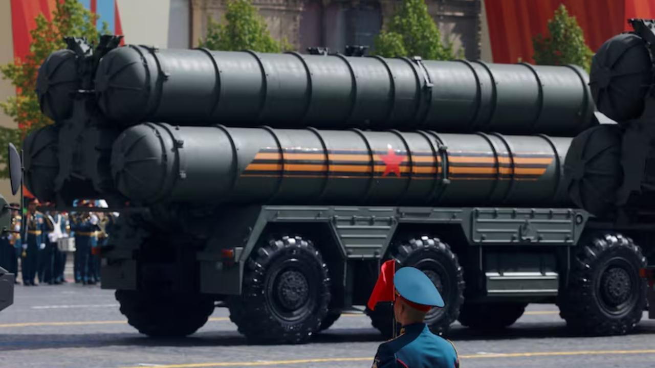 Russia, India discuss more S-400 missile system deliveries.