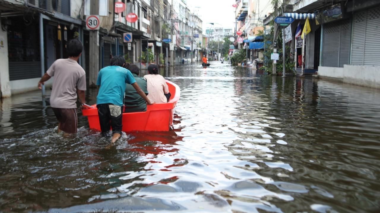 Heavy Rain and Flooding Hit Northern India and Pakistan