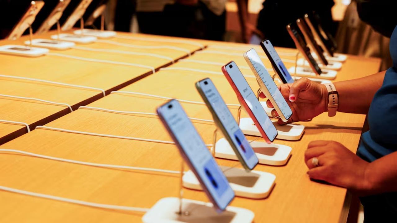 Apple's Upcoming Event: New Slimmer iPhone and AI Updates