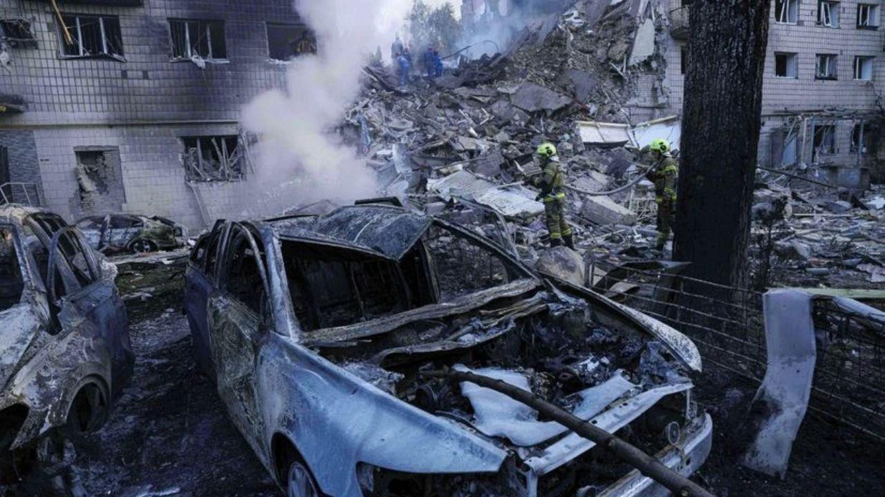 Ukraine’s Donetsk cities face destruction as Russia advances