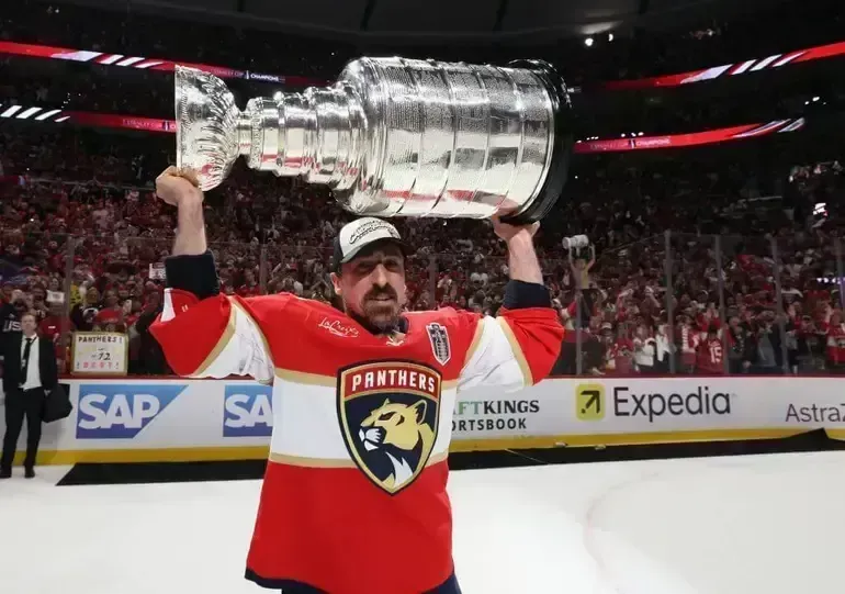 Fantasy Hockey Trends : Athletic vs NHL Rankings Explained