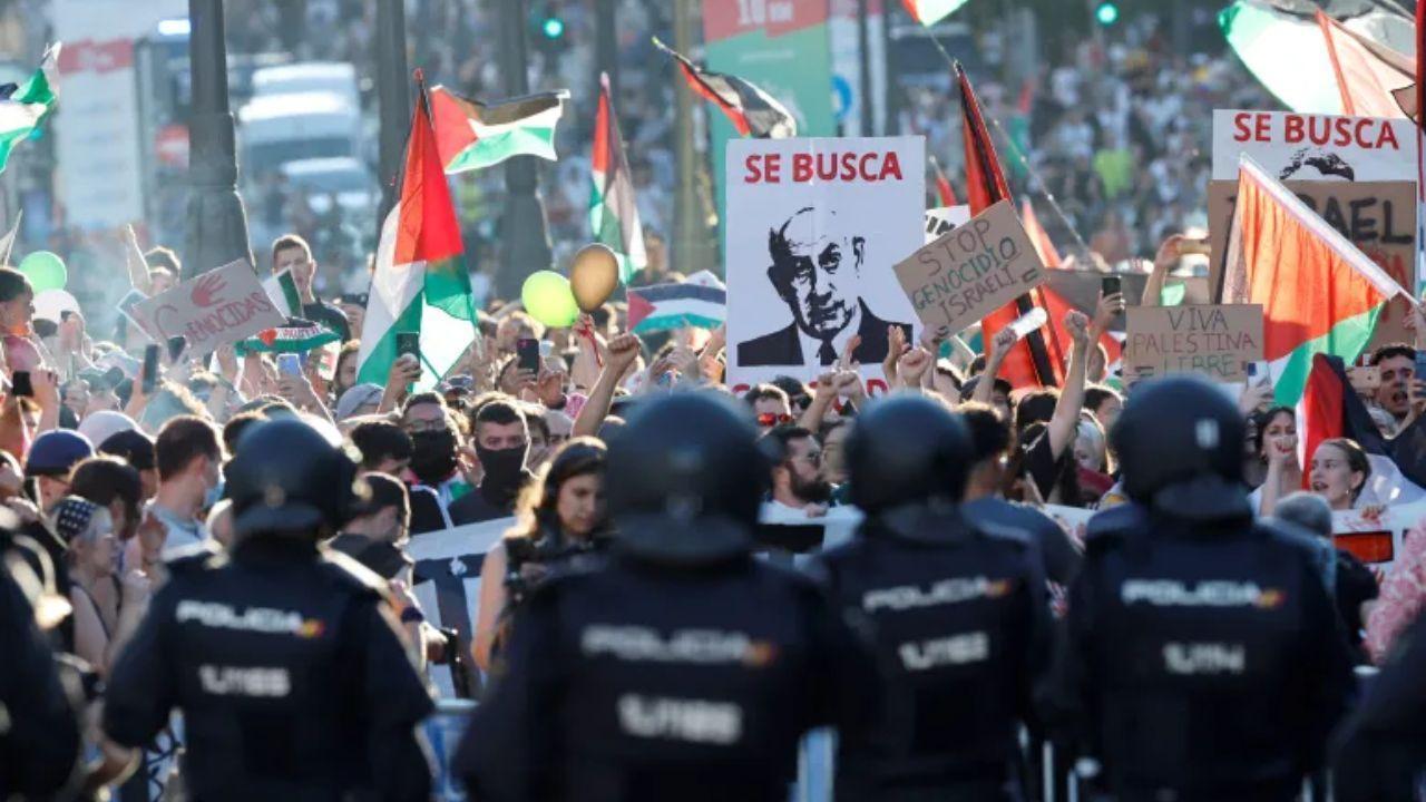 Pro-Palestine Protests Halt Vuelta Final in Madrid Pro-Palestine Protests Halt Vuelta Final in Madrid