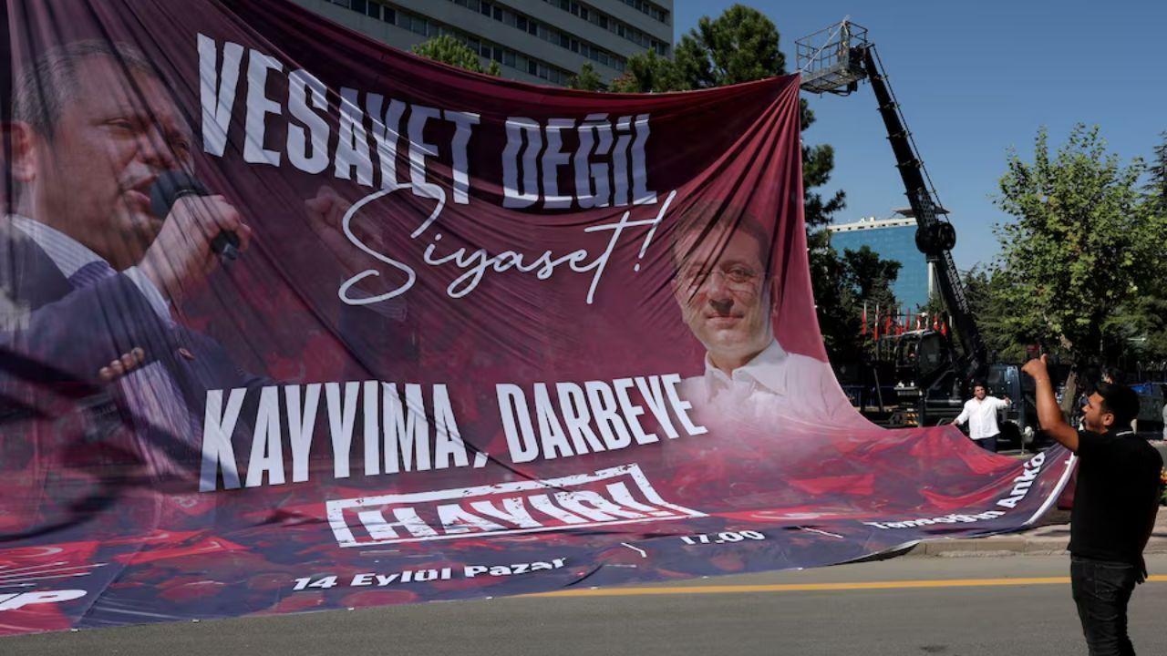 Turkiye Court Delays Opposition Party Leader Case Amid Protests