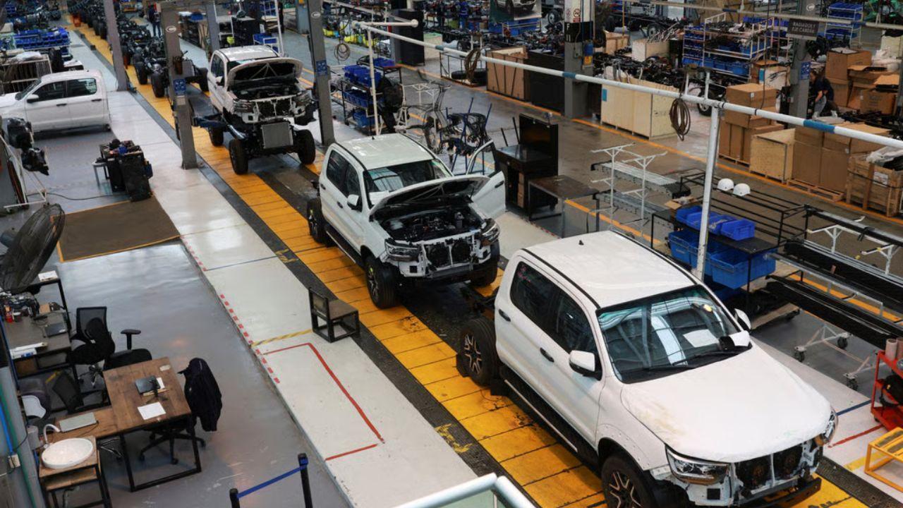 China’s EV Push Tesla Slows BYD & Flying Cars Rise