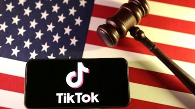 Trump Extends TikTok Deadline Deal Talks with China