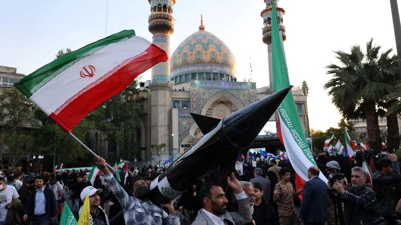US Deports 100 Iranians After Agreement with Tehran