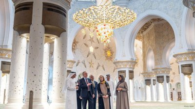 Albanese Visits Sheikh Zayed Grand Mosque in Abu Dhabi