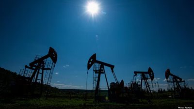 Oil Prices Rise After Falling to 16-Week Lows, Driven by Sanctions on Russian Crude