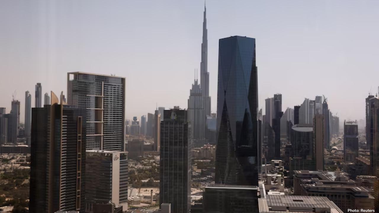 UAE's Non-Oil Private Sector Grows Strongly in September UAE's Non-Oil Private Sector Grows Strongly in September