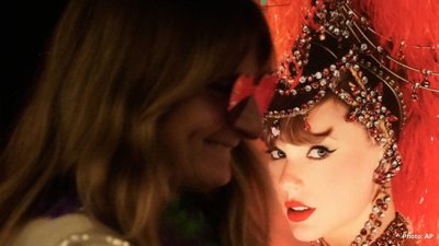 Taylor Swift's 'The Life of a Showgirl' Breaks Sales Records