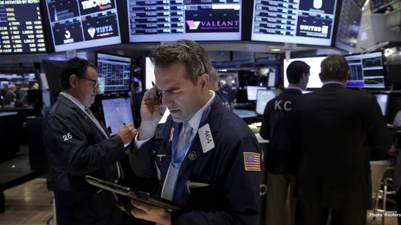 Gold Hits $4,000 Amid Market Turmoil; Stocks Mixed Gold Hits $4,000 Amid Market Turmoil; Stocks Mixed