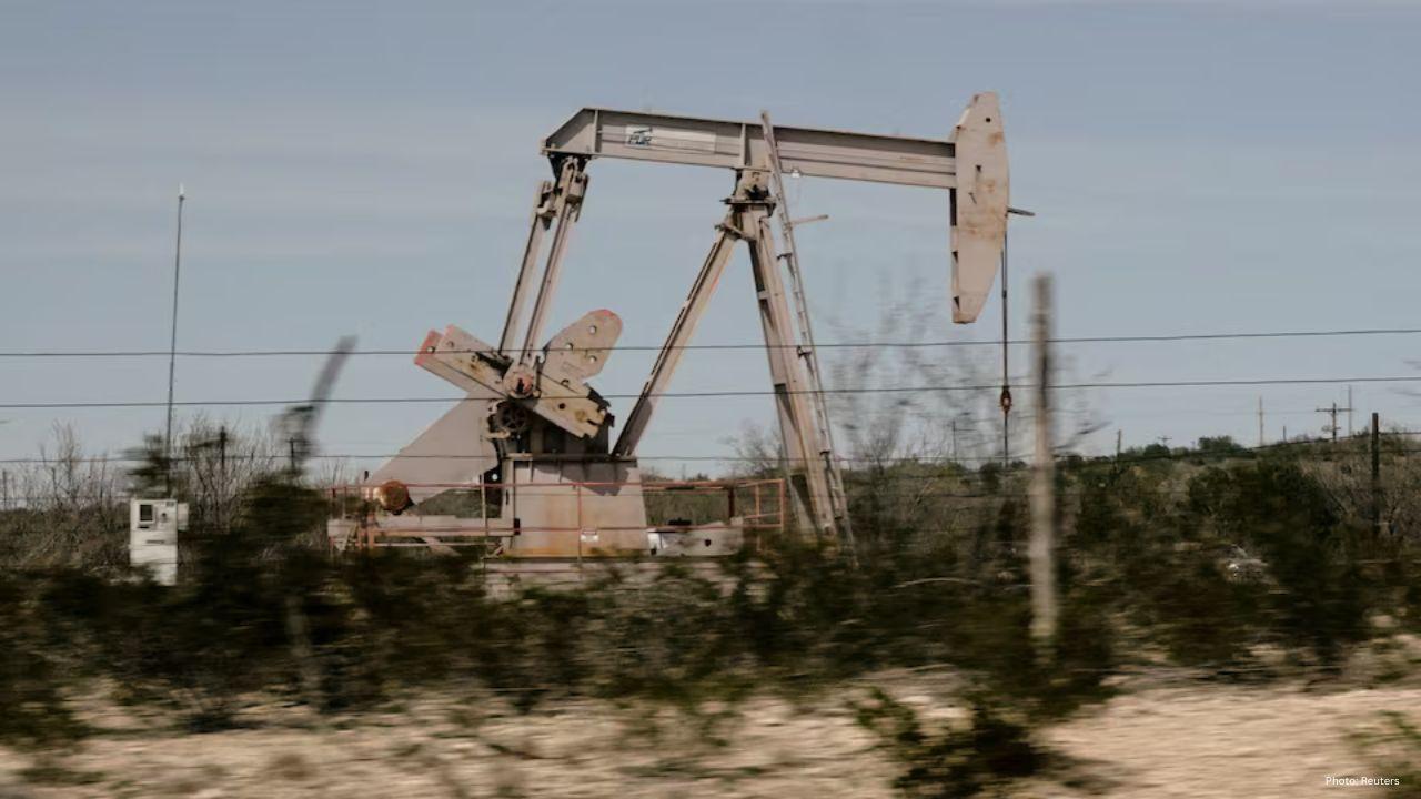 Oil Edges Up as US and China Ease Trade Tensions