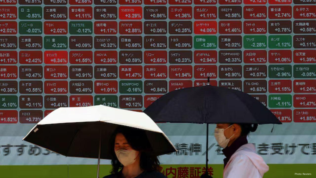Asian Markets Hesitant as Investors Watch US-China Trade Talks
