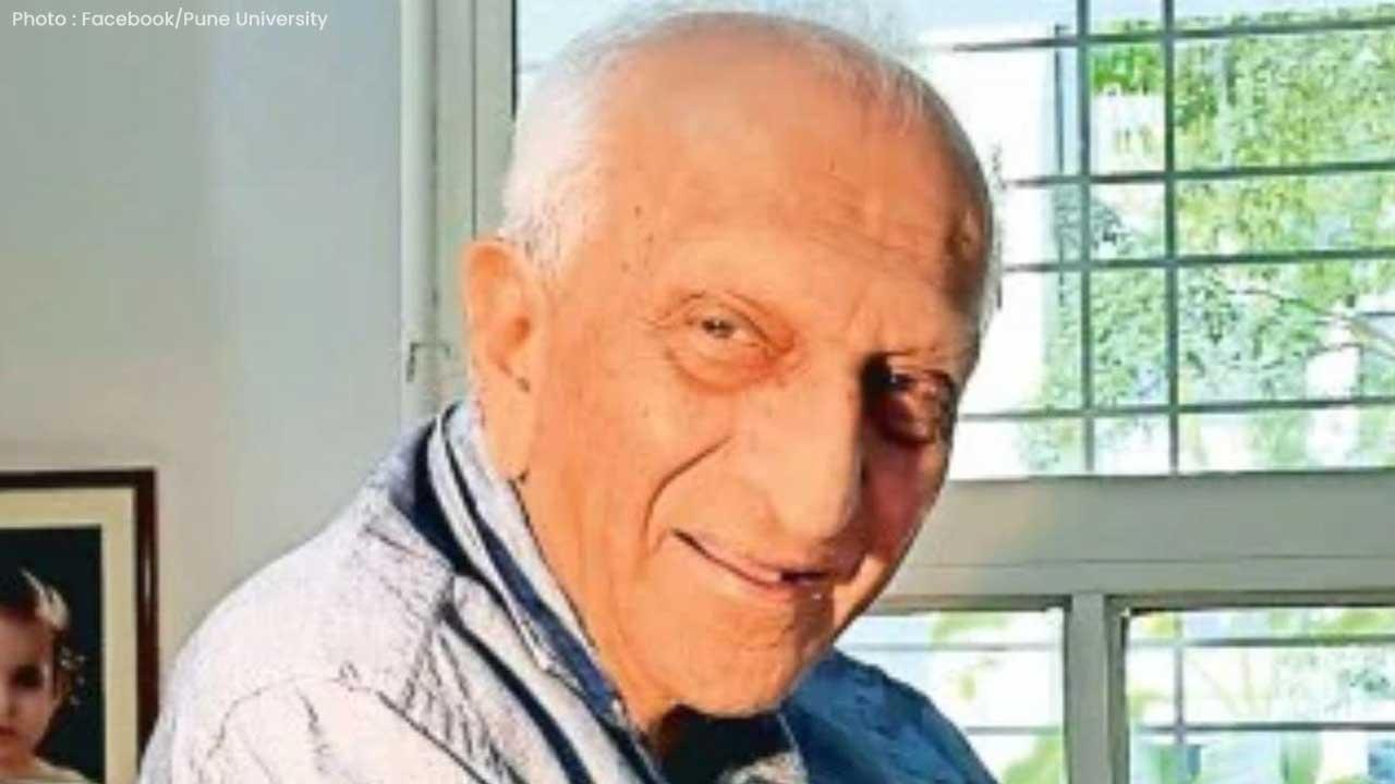Dr. E.V. Chitnis, Esteemed Indian Space Scientist, Dies at 100 Dr. E.V. Chitnis, Esteemed Indian Space Scientist, Dies at 100