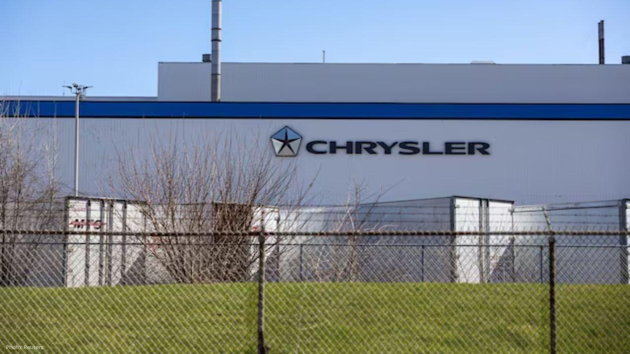 Chrysler Issues Major Recall for 291K Vehicles Over Fire Risk Chrysler Issues Major Recall for 291K Vehicles Over Fire Risk