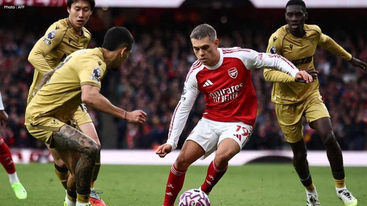 Arsenal Move Four Points Clear as Manchester City Slip to Aston Villa Arsenal Move Four Points Clear as Manchester City Slip to Aston Villa