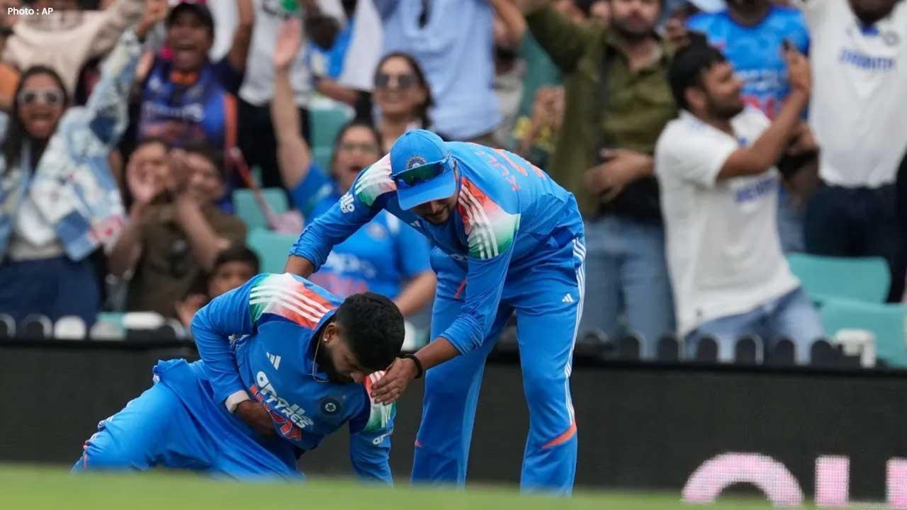 Shreyas Iyer Under Intensive Observation in Sydney After Rib Injury Shreyas Iyer Under Intensive Observation in Sydney After Rib Injury