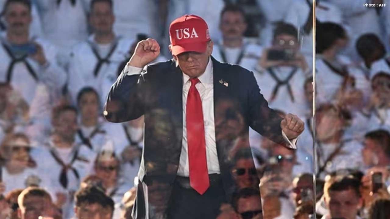 Trump Dances To YMCA With Marines Aboard US Ship In Japan Trump Dances To YMCA With Marines Aboard US Ship In Japan