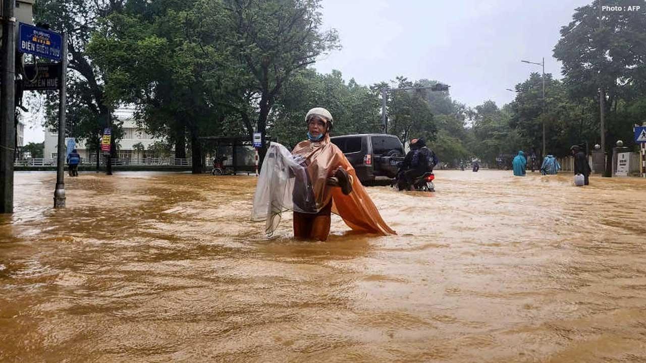 Central Vietnam Floods Hue And Hoi An Face Record Rain Central Vietnam Floods Hue And Hoi An Face Record Rain