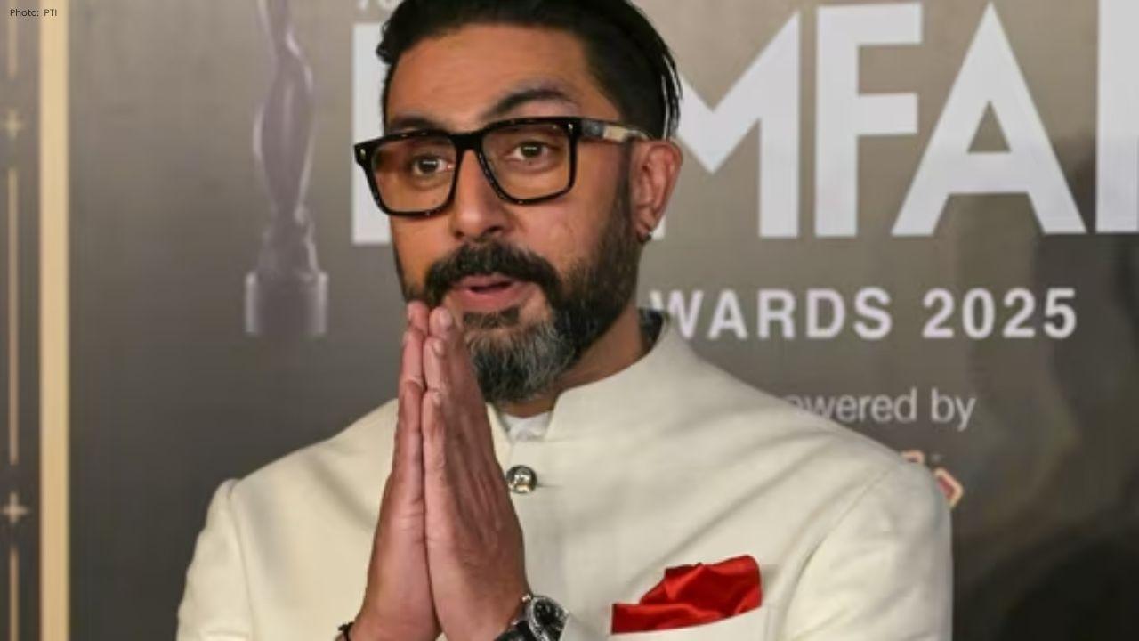Abhishek Bachchan hits back at Filmfare award allegations Abhishek Bachchan hits back at Filmfare award allegations