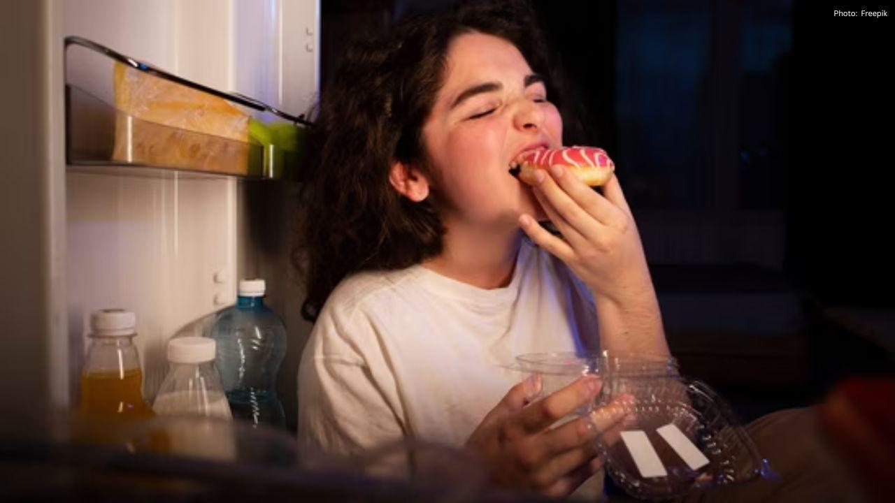 Glucose Researcher Advises Which Late-Night Snacks Preserve Sleep and Stable Blood Sugar