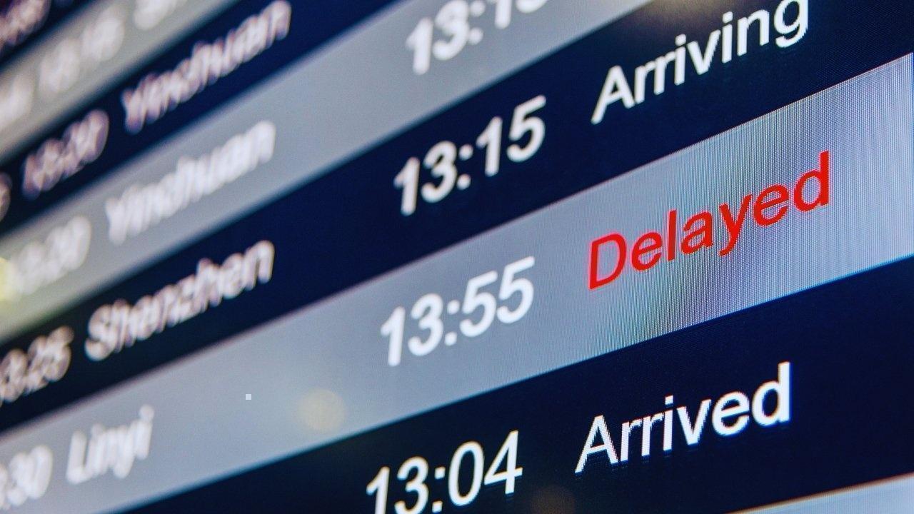 2025 Flight Delay Hotspots: Identifying High‑Risk Routes and Using Live Tracking to Avoid Disruption