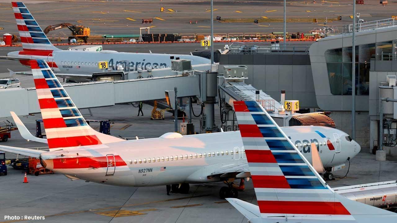 U.S. Shutdown Forces 10% Flight Reductions at 40 Major Airports