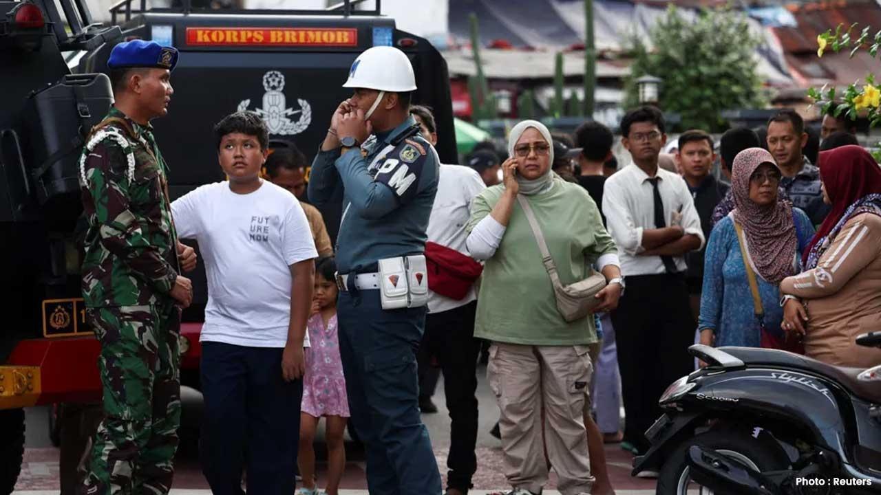 Dozens Hurt in Explosion at Jakarta Mosque During Friday Prayers