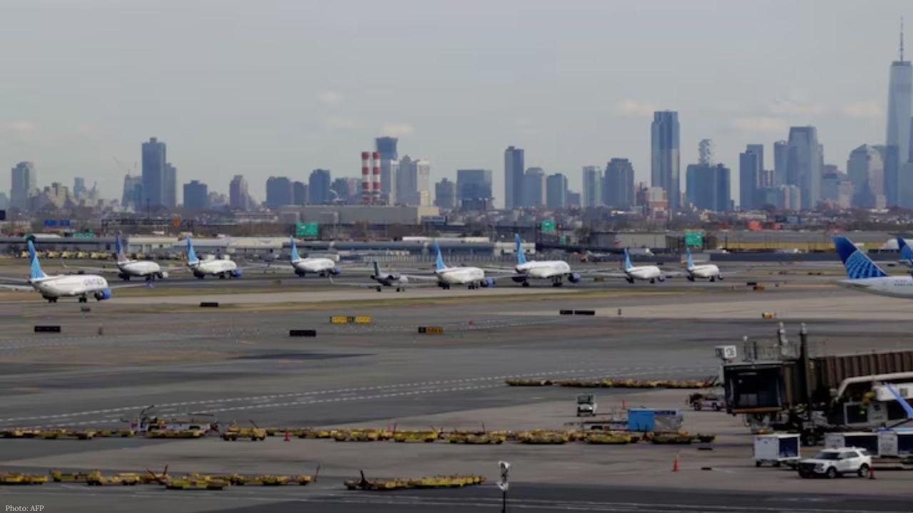 Federal Shutdown Grounds 1,200 Flights Across the U.S.